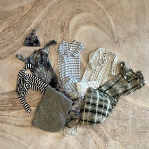 5 Lou Lou and Company knotted gowns and 5 Lou Lou and company blankets